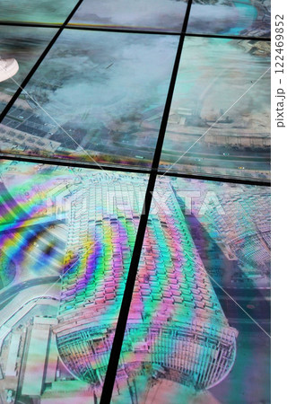 ドバイ_バージ・カリファ展望台の風景 122469852