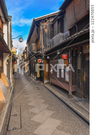 京都市中京区 昼間の先斗町の街並み 京都市中京区 昼間の先斗町の街並み 122470855