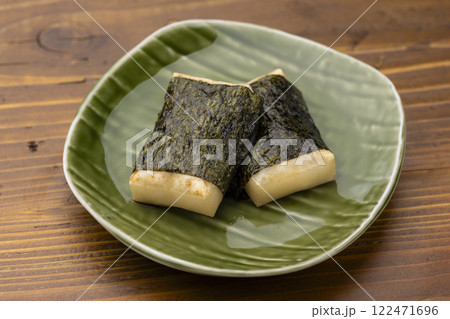 皿に盛られた磯部焼き 皿に盛られた磯部焼き 122471696