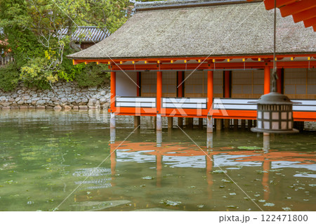 【広島宮島　厳島神社の吊灯篭】 122471800