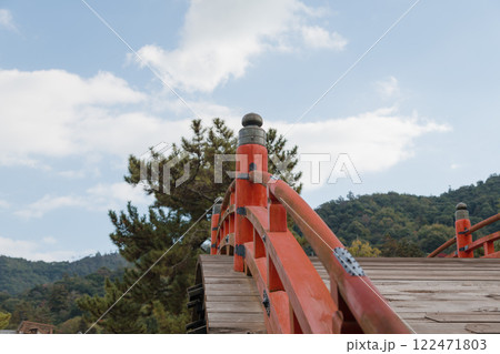 【広島宮島 厳島神社の反橋】 【広島宮島 厳島神社の反橋】 122471803