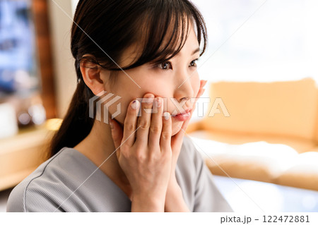 若い女性のスキンケア 若い女性のスキンケア 122472881