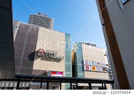 くるるの外観　冬晴れの青空　東京都府中市宮町 122474034