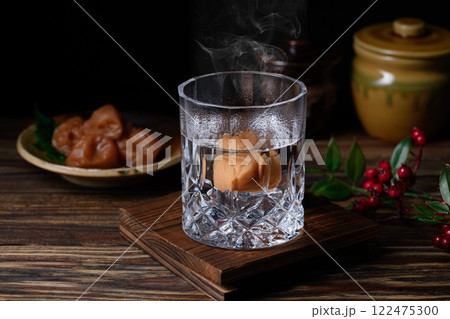 焼酎の梅割り 122475300