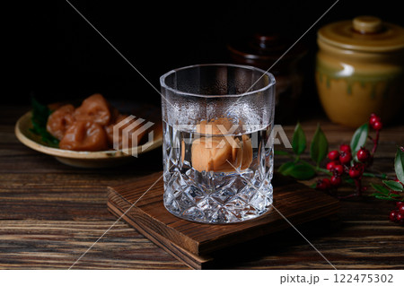 焼酎の梅割り 122475302