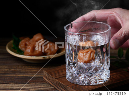 焼酎の梅割り 122475319