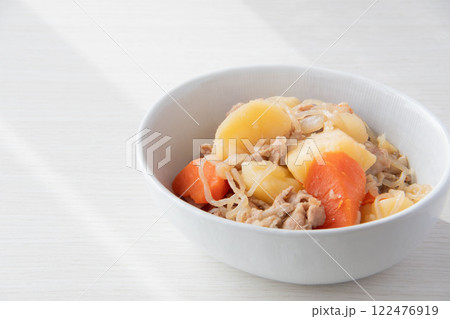 できたての肉じゃが 122476919