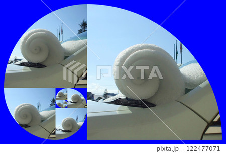 半径をフィボナッチ数列の倍数に調節した扇形の雪まくり画像を大きさの順で螺旋状に並べて合体させた組写真 半径をフィボナッチ数列の倍数に調節した扇形の雪まくり画像を大きさの順で螺旋状に並べて合体させた組写真 122477071