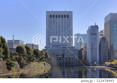 日比谷濠からのぞむ第一生命日比谷ファースト 日比谷濠からのぞむ第一生命日比谷ファースト 122479443