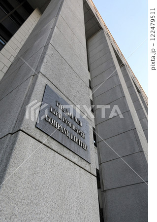 第一生命館の日比谷通りに面した館銘板 122479511