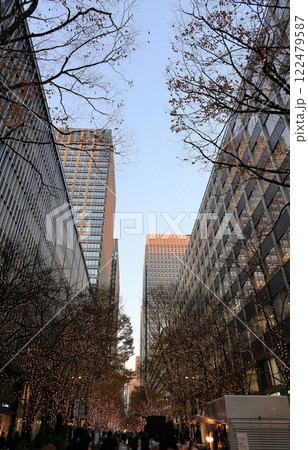 黄昏の丸の内仲通り 黄昏の丸の内仲通り 122479587