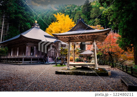 丹波篠山の文保寺の紅葉、11月21日、日本 122480211