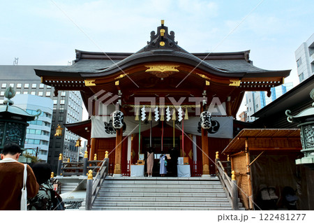 【東京】冬の日本橋七福神巡り 参拝客で賑わう水天宮(弁財天) 【東京】冬の日本橋七福神巡り 参拝客で賑わう水天宮(弁財天) 122481277