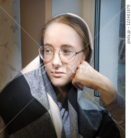 Girl with a big glasses 122481878