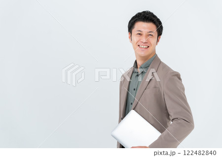 男性　オフィスカジュアル　ビジネス 122482840