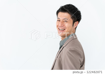 男性　オフィスカジュアル　ビジネス 122482871