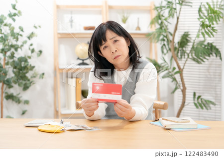 女性　シニア　ライフプラン 122483490