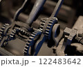 古い歯車 122483642