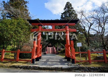 丹生都比売神社の赤い鳥居 丹生都比売神社の赤い鳥居 122483941