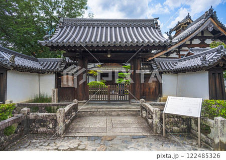 京都 妙心寺 山内塔頭春光院の門前 京都 妙心寺 山内塔頭春光院の門前 122485326