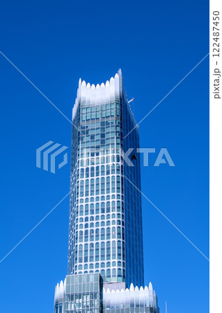 日本の東京都市景観 新時代へ…東急歌舞伎町タワーなどを望む＝令和7年1月10日 122487450