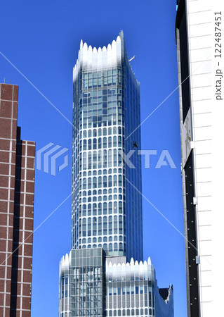 日本の東京都市景観 新時代へ…東急歌舞伎町タワーなどを望む＝令和7年1月10日 122487451