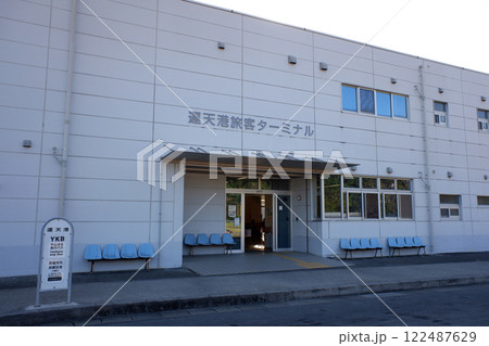 沖縄県　今帰仁村　運天港旅客ターミナル入口 122487629