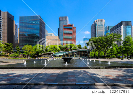 新緑の和田倉門噴水公園 122487952