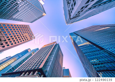 日本の東京都市景観 「大手町駅前」交差点の大手町タワーなど、オフィスビル群を望む=1月18日 日本の東京都市景観 「大手町駅前」交差点の大手町タワーなど、オフィスビル群を望む=1月18日 122490139