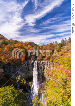 《栃木県》紅葉の華厳の滝・秋の奥日光自然風景 122490517