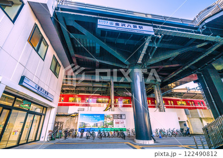 日本の横浜都市景観 京急電鉄 金沢八景駅などを望む 日本の横浜都市景観 京急電鉄 金沢八景駅などを望む 122490812