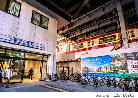 日本の横浜都市景観 京急電鉄 金沢八景駅などを望む 日本の横浜都市景観 京急電鉄 金沢八景駅などを望む 122490865