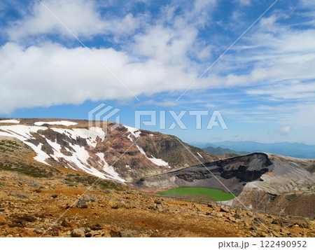 春の蔵王 御釜【宮城県刈田郡】 122490952