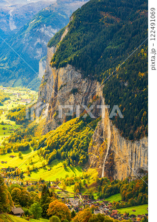 Lauterbrunnen, Switzerland valley from Wengen 122491069