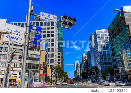 東京 港区 北青山の都市風景(外苑前交差点) 東京 港区 北青山の都市風景(外苑前交差点) 122493843