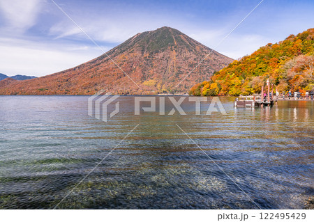 《栃木県》秋の奥日光・紅葉の男体山 122495429