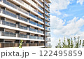 爽やかな青空とマンションの風景 122495859