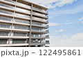 爽やかな青空とマンションの風景 122495861