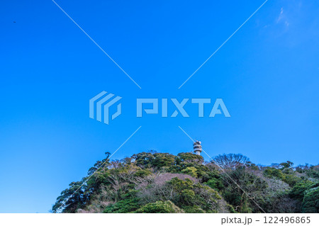 日本の横須賀都市景観　観音崎に立つ観音埼灯台までの道順-4　 122496865