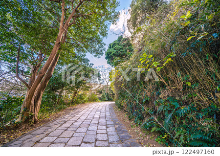 日本の横須賀都市景観　観音崎に立つ観音埼灯台までの道順-7　 122497160