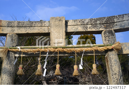 小豆島鹿島明神社の石鳥居-2 122497317