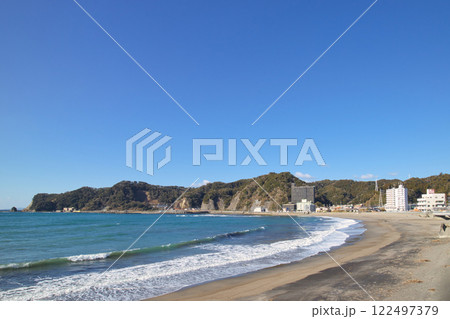 千葉県鴨川市内浦付近の海岸 122497379