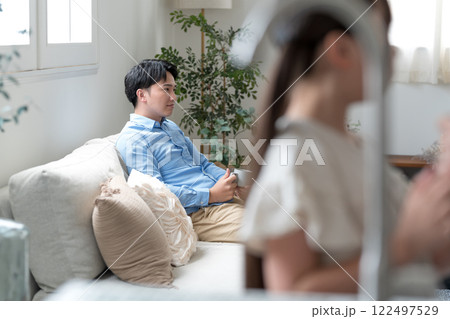 9歳の娘とパパの付かず離れずの距離感 122497529