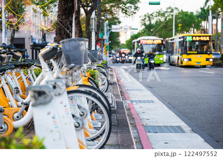 台北　朝の通勤風景 122497552