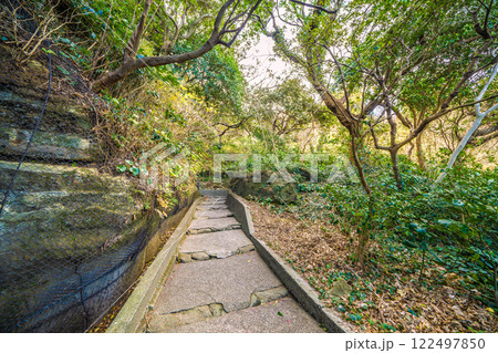 日本の横須賀都市景観　観音崎に立つ観音埼灯台までの道順-33 122497850