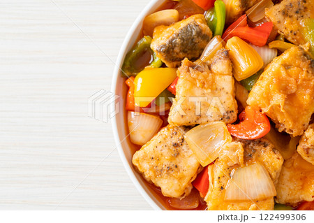 fish stew with tomato and pepper fish stew with tomato and pepper 122499306