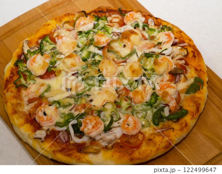 Seafood homemade pizza. close up. 122499647