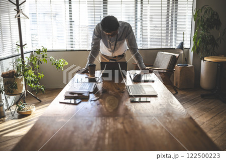 ビジネスのシーン 122500223