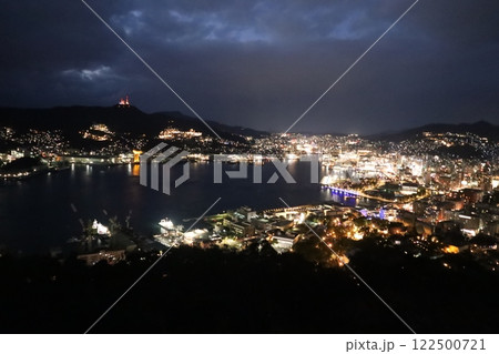 (九州・長崎県) 稲佐山、長崎駅と長崎港の夜景 (九州・長崎県) 稲佐山、長崎駅と長崎港の夜景 122500721