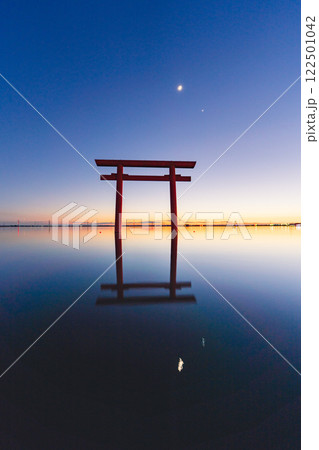 鹿島神宮 西の一之鳥居(日没) 122501042